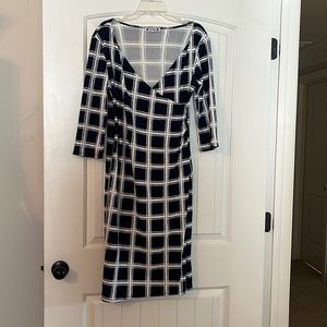 Super cute navy and white bodycon wrap look dress